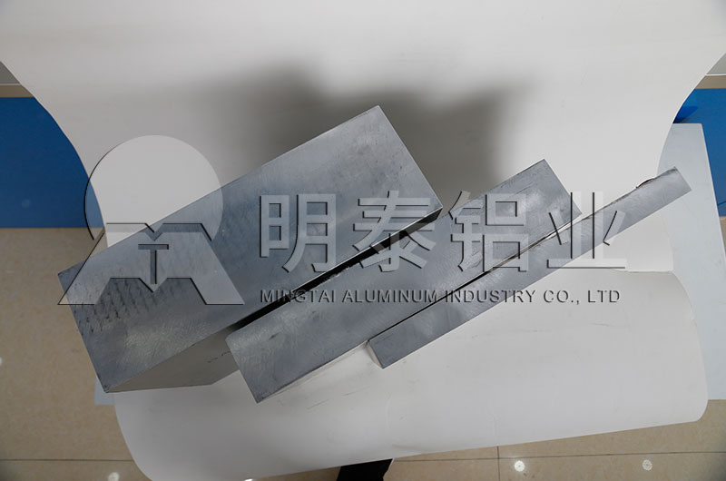 用于汽車-模具-百葉窗5052鋁板多少錢一噸？廠家為您詳細介紹